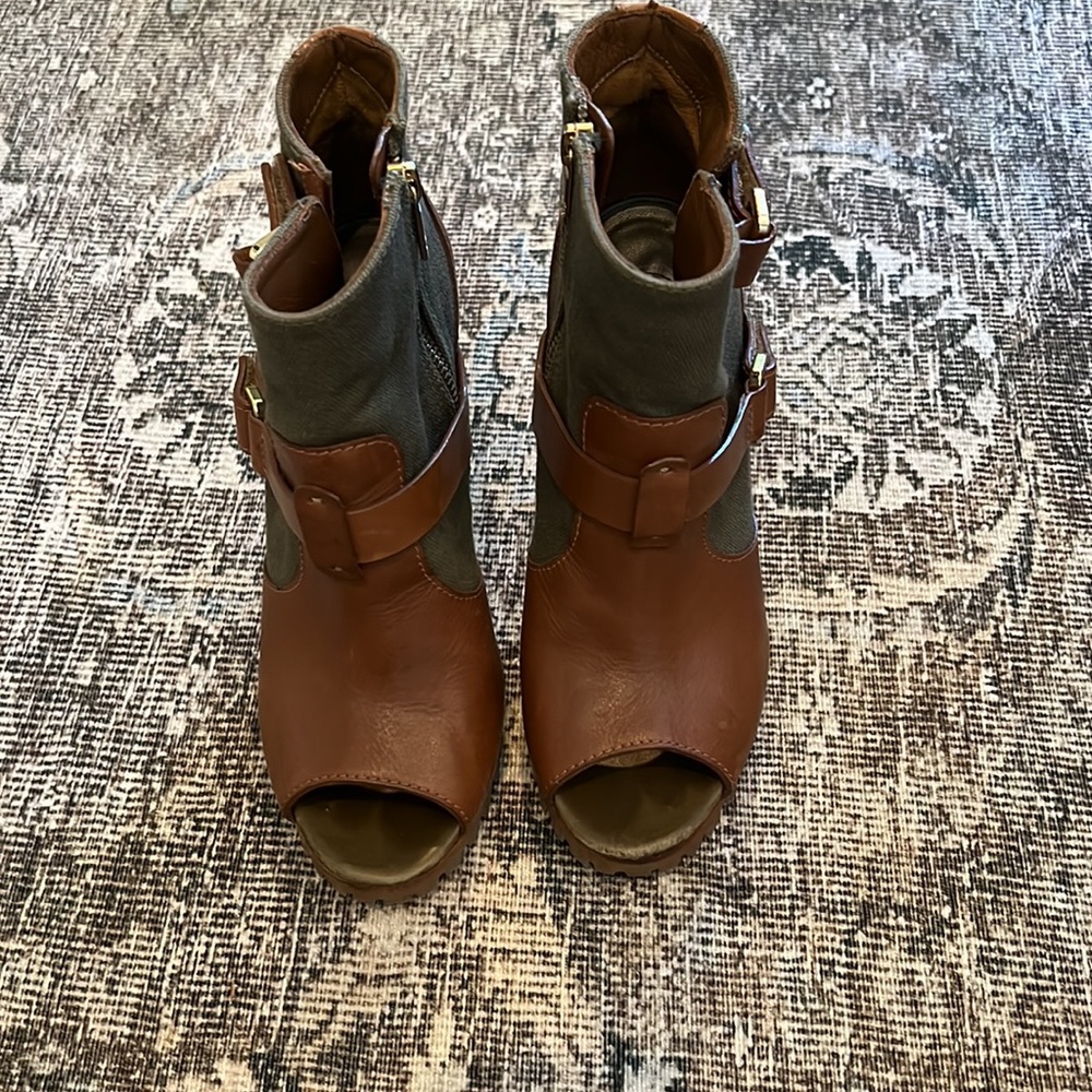 Tory Burch Oren Peep Toe Ankle Booties Boots Leather & Canvas High Heel size 8 - Picture 4 of 9